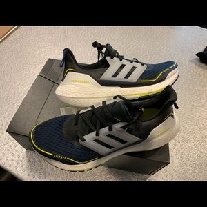 NIB mens Adidas ULTRABOOST 21 COLD RDY sneakers shoes winterized size 11.5 (USA)